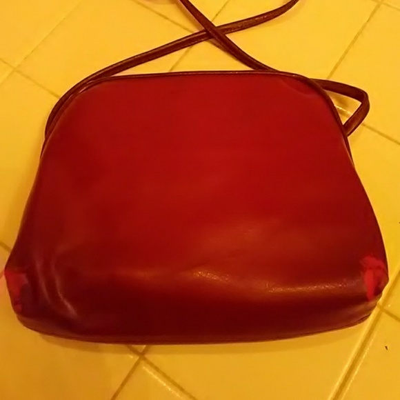 Deep red Liz Claiborne shoulder bag - Picture 2 of 4